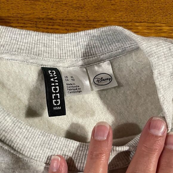 Divided by H&M x Disney Mickey and Minnie woman’s Sweatshirt XL NWOT - Picture 7 of 10